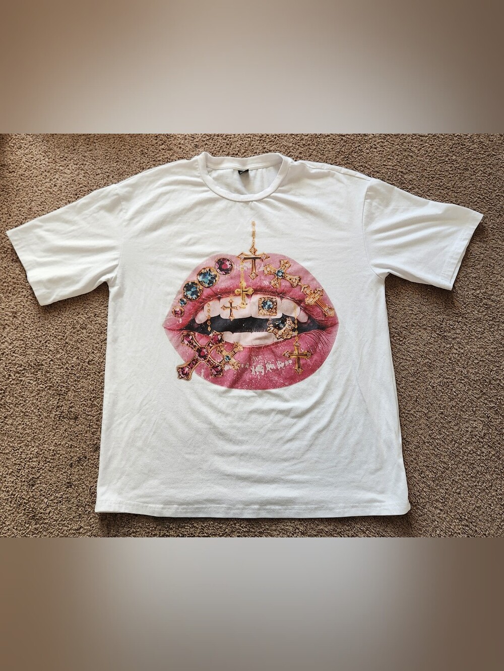 SHEIN Oversized Y2K Pink Jeweled Lips Graphic Tee White Medium